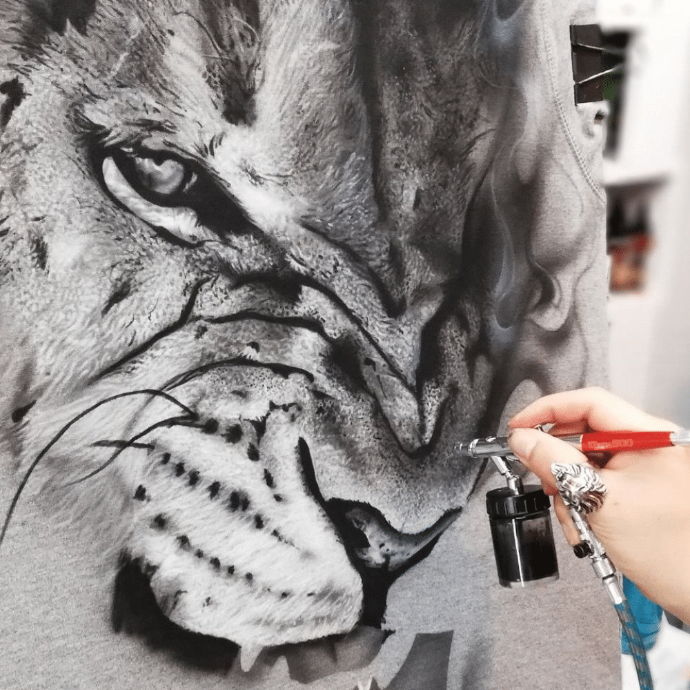 Sagola XTech Airbrush Cat Painting